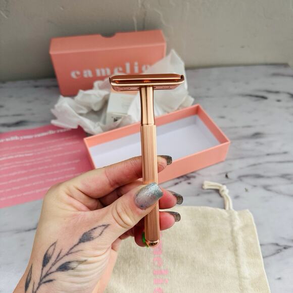 Camelie Eco Pink Razor With 50 Replacement Blades - Picture 4 of 7